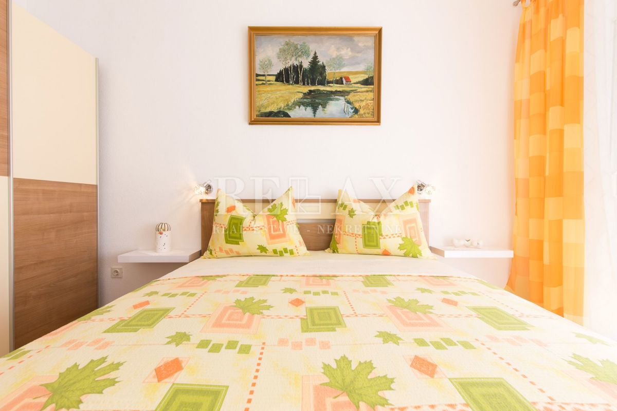 Crikvenica - hiša s 6 apartmaji, bazen