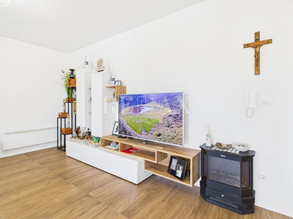 Dramalj - prostorno stanovanje s strešno teraso