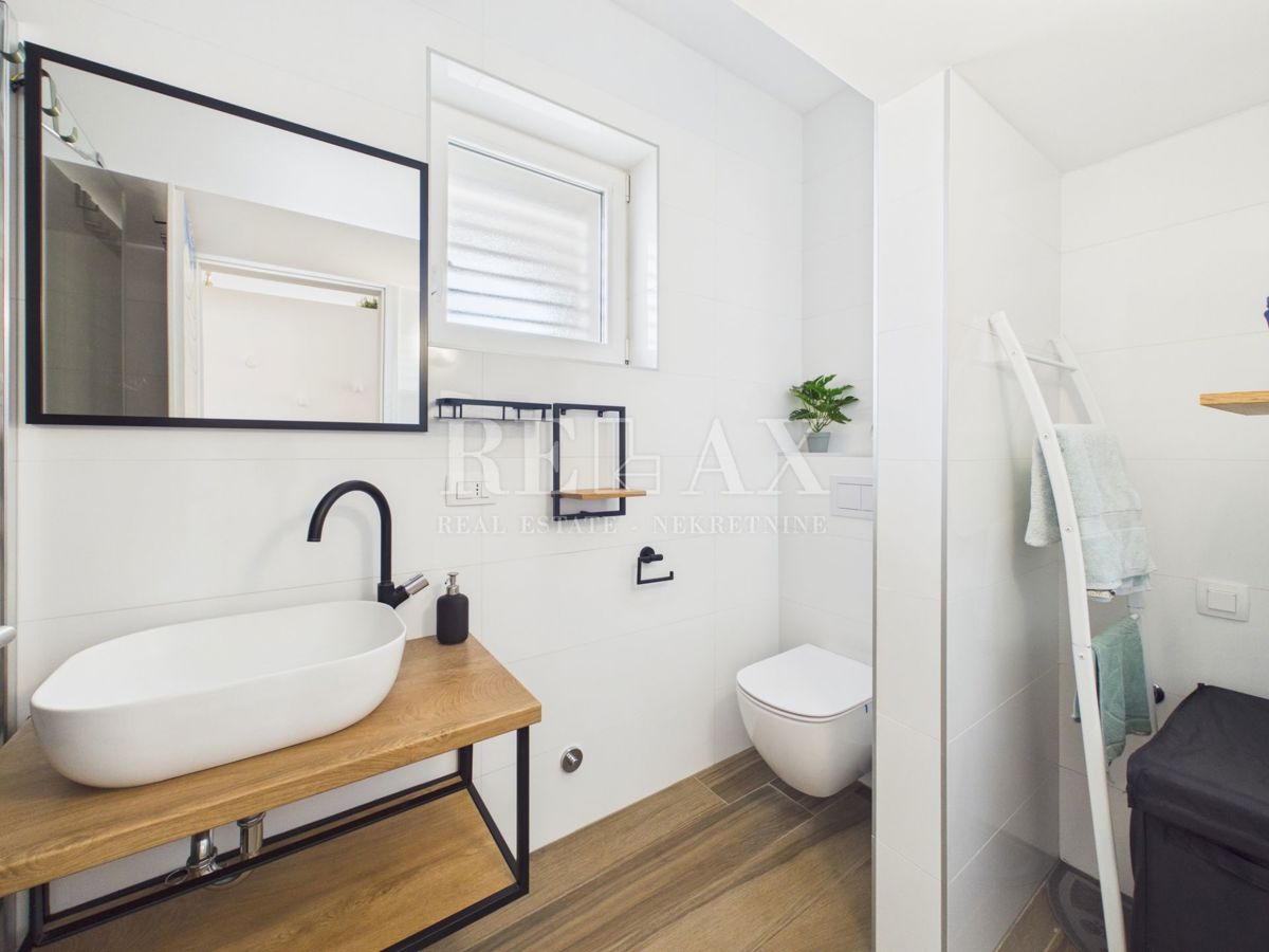 Otok Krk, Bogovići - apartma z bazenom, vrtom