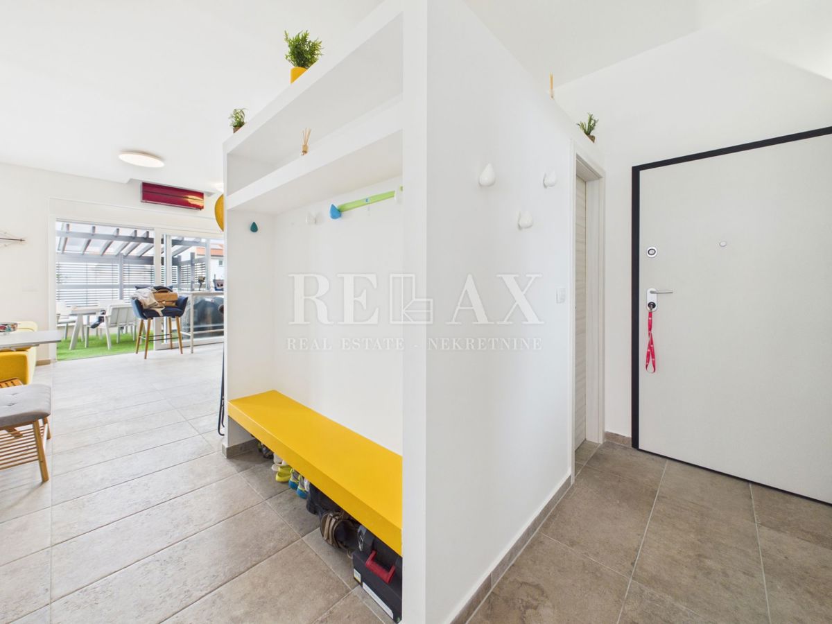 Otok Krk, Bogovići - apartma z bazenom, vrtom