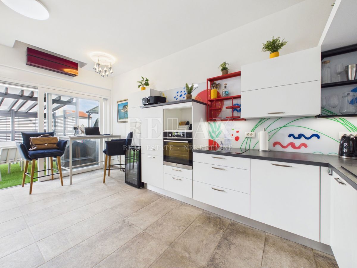 Otok Krk, Bogovići - apartma z bazenom, vrtom