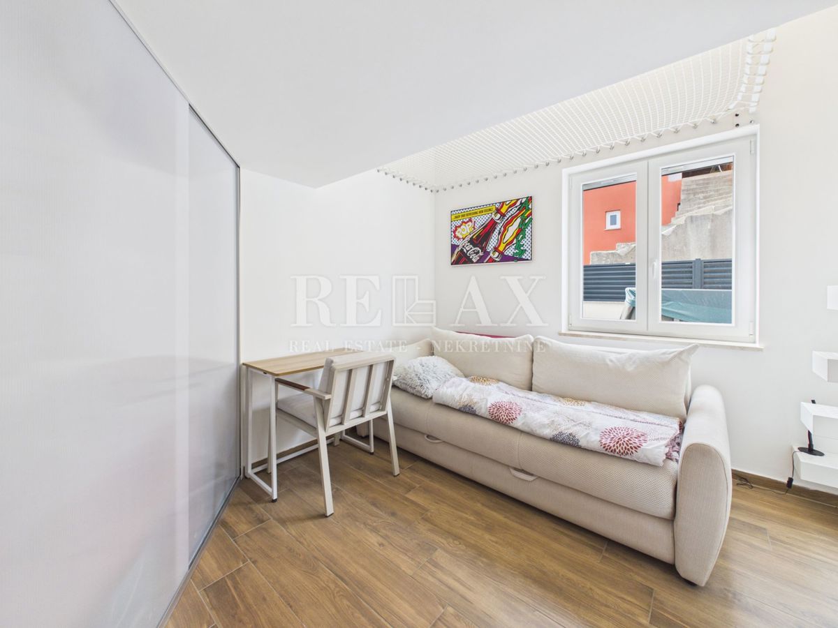 Otok Krk, Bogovići - apartma z bazenom, vrtom