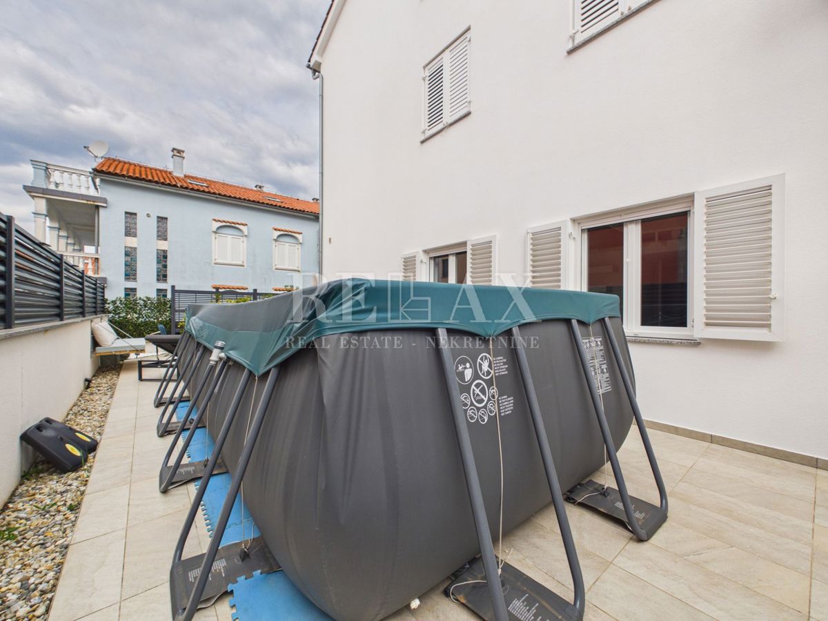 Otok Krk, Bogovići - apartma z bazenom, vrtom