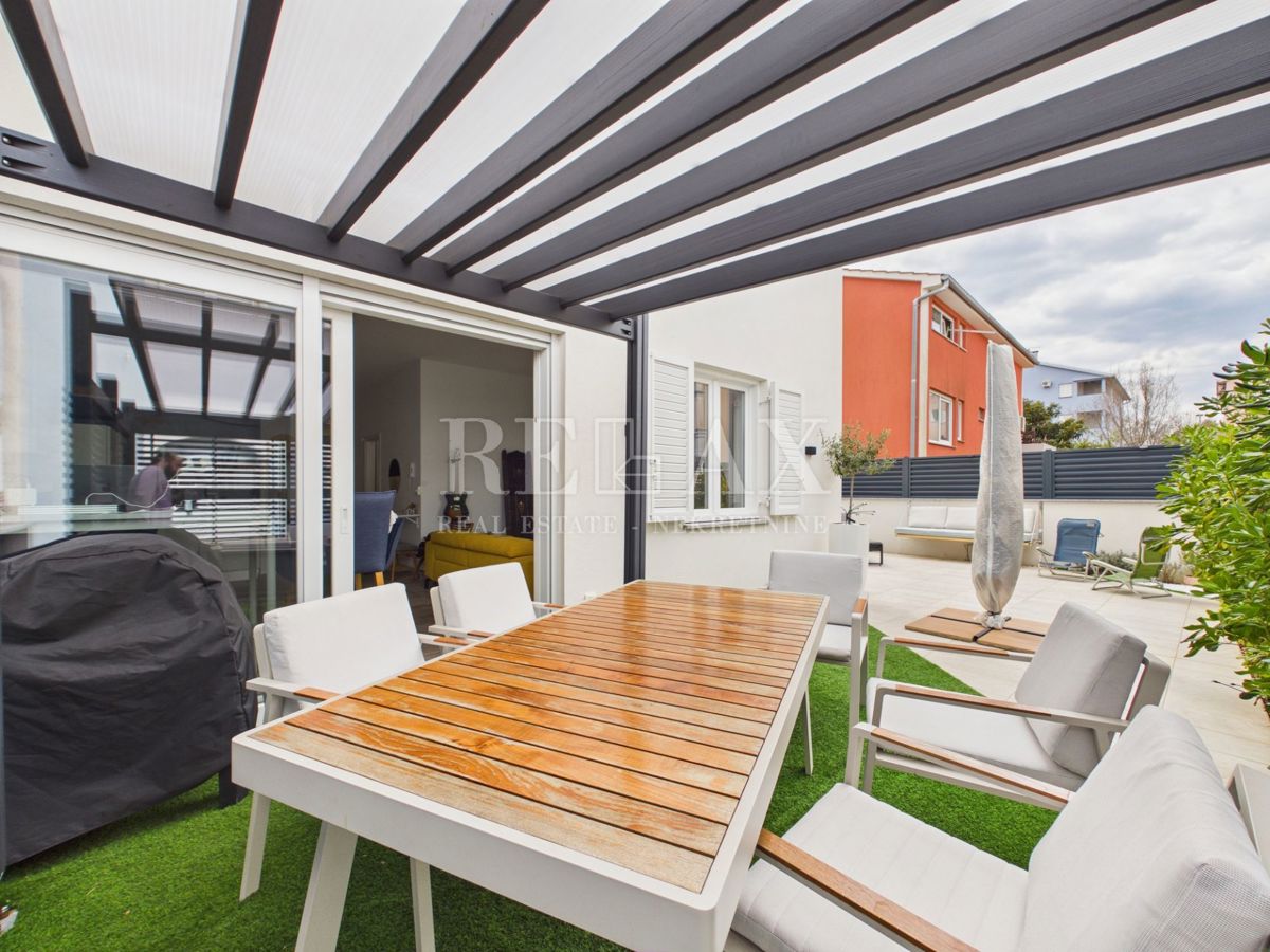 Otok Krk, Bogovići - apartma z bazenom, vrtom