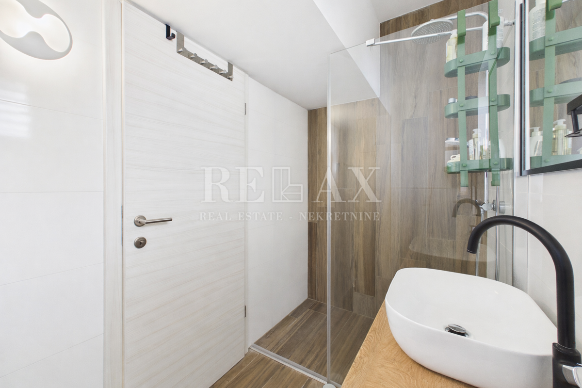 Otok Krk, Bogovići - apartma z bazenom, vrtom