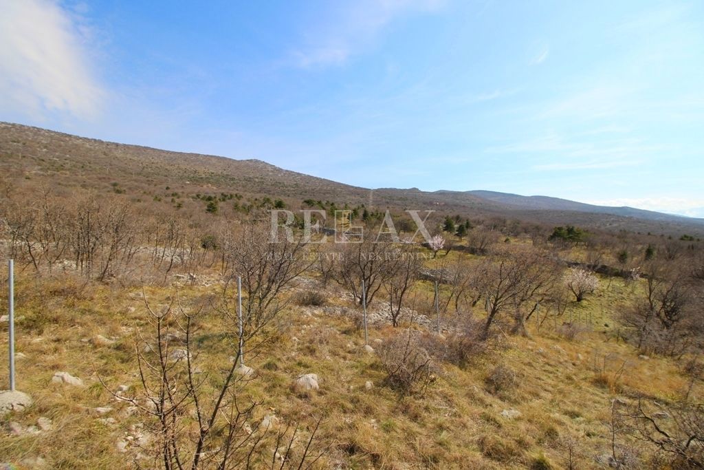 Novi Vinodolski, Smokvica - Veliko zemljišče blizu morja