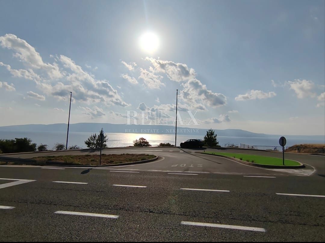 Novi Vinodolski, Smokvica - Veliko zemljišče blizu morja