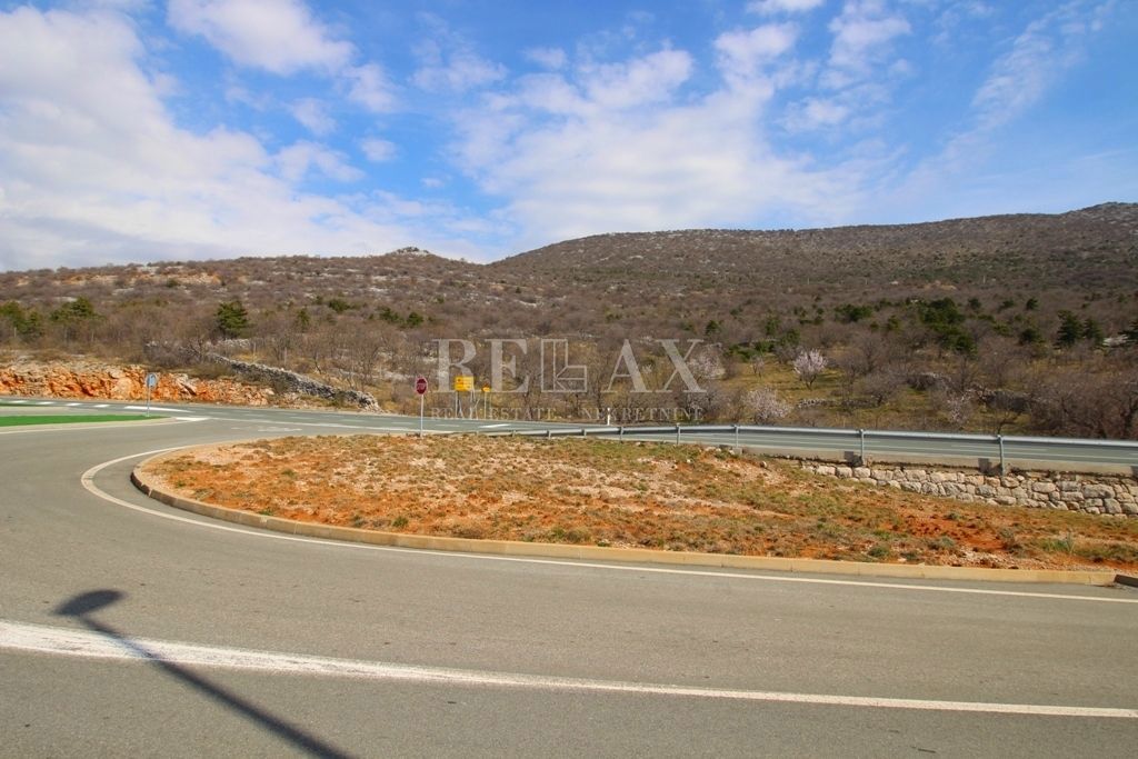 Novi Vinodolski, Smokvica - Veliko zemljišče blizu morja