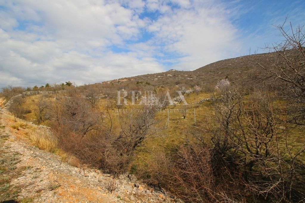 Novi Vinodolski, Smokvica - Veliko zemljišče blizu morja