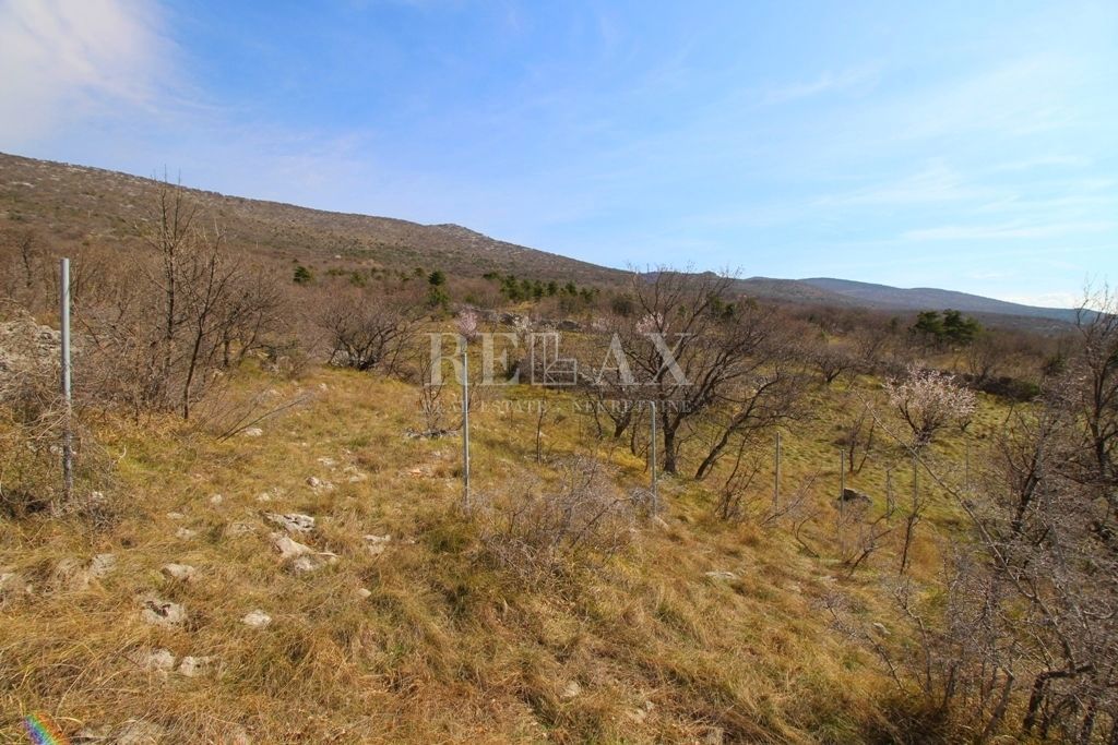 Novi Vinodolski, Smokvica - Veliko zemljišče blizu morja