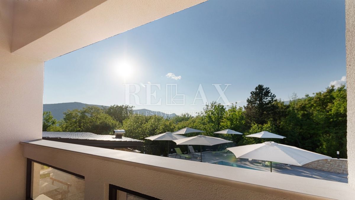 CRIKVENICA, ZALEĐE - Ekskluzivna vila z vsebinami