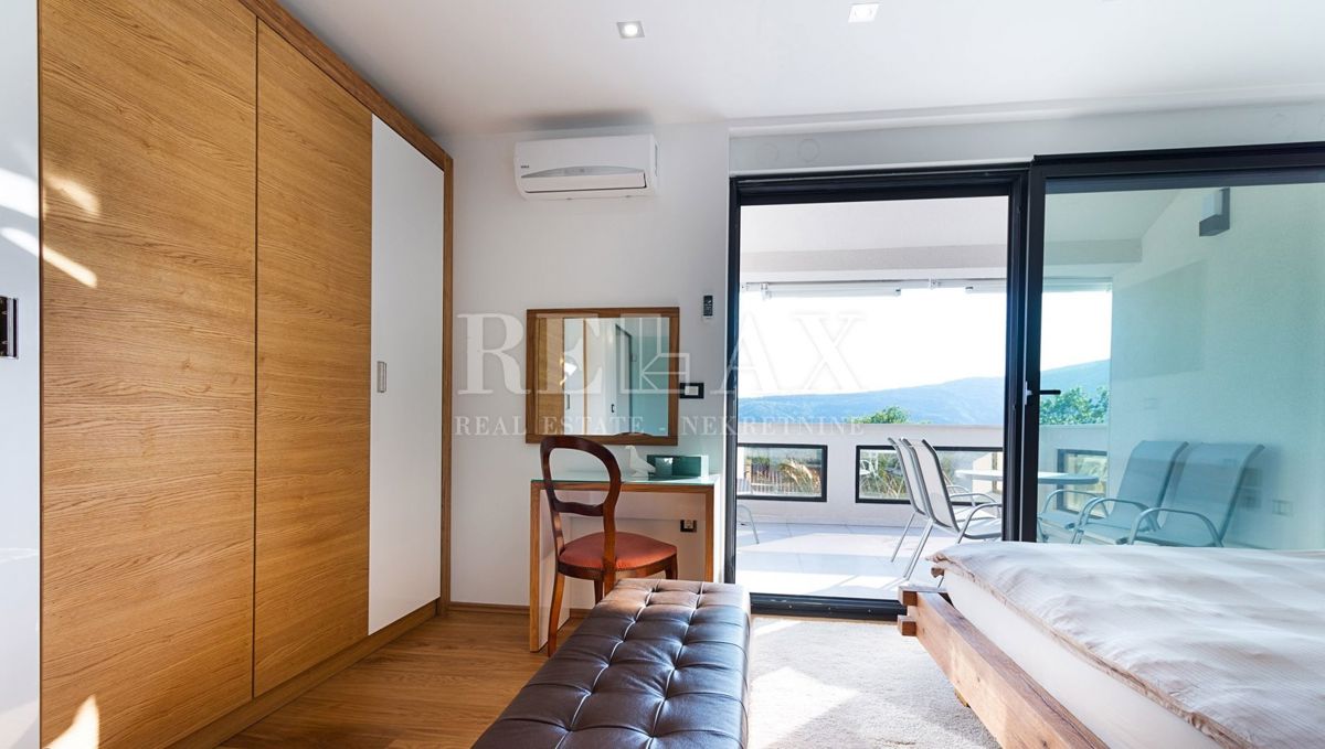 CRIKVENICA, ZALEĐE - Ekskluzivna vila z vsebinami