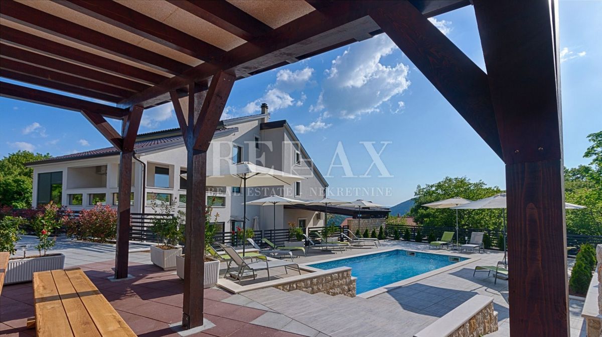 CRIKVENICA, ZALEĐE - Ekskluzivna vila z vsebinami
