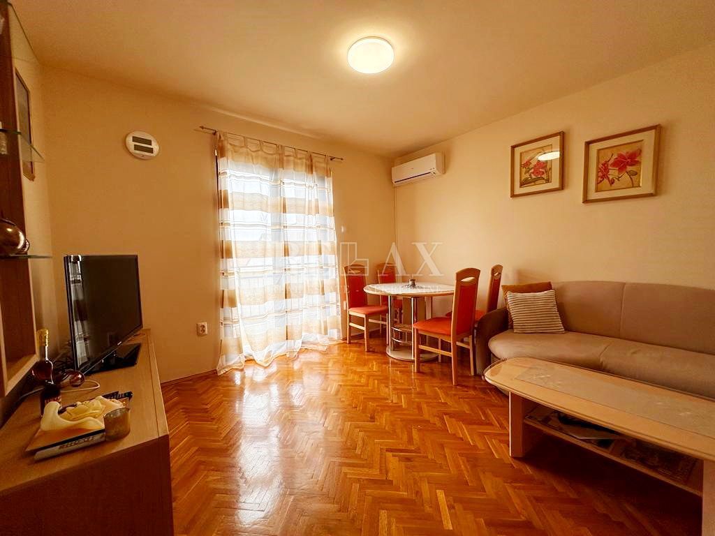 CRIKVENICA - Apartma z vrtom, pogled na morje