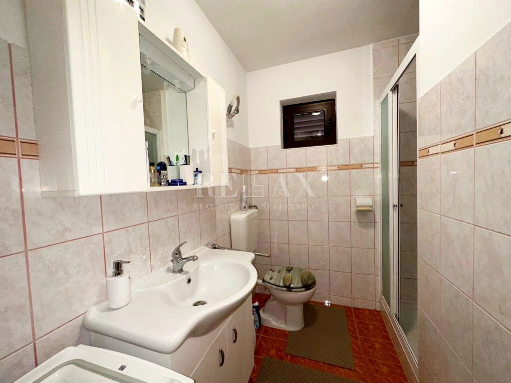 CRIKVENICA - Apartma z vrtom, pogled na morje