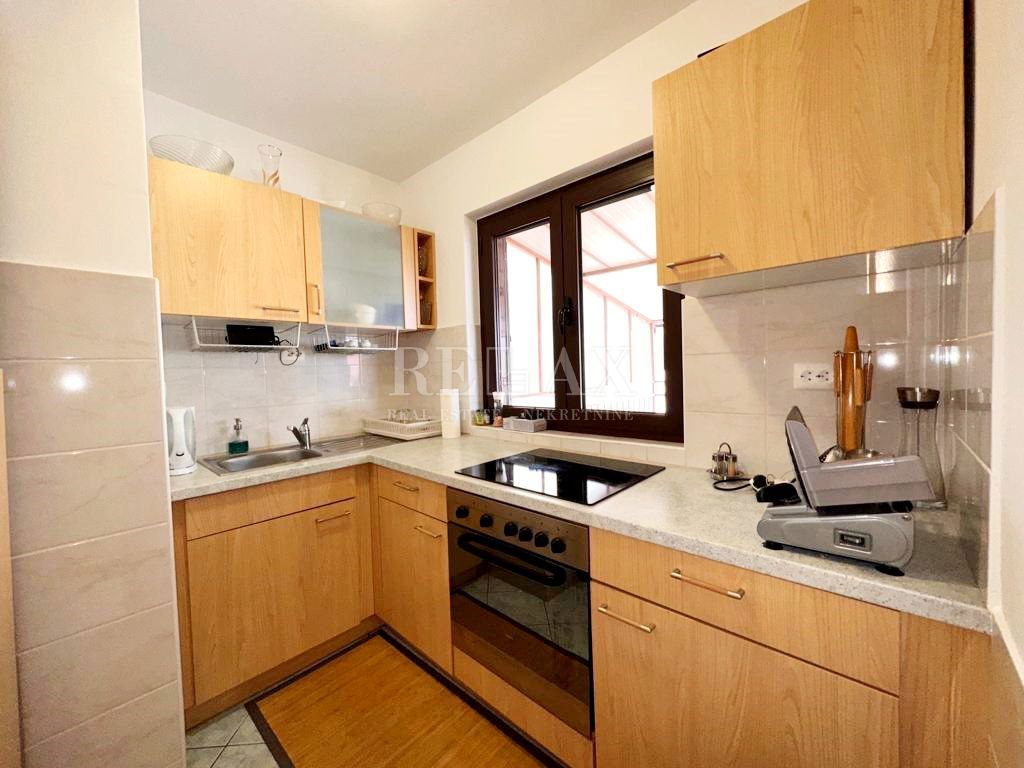 CRIKVENICA - Apartma z vrtom, pogled na morje