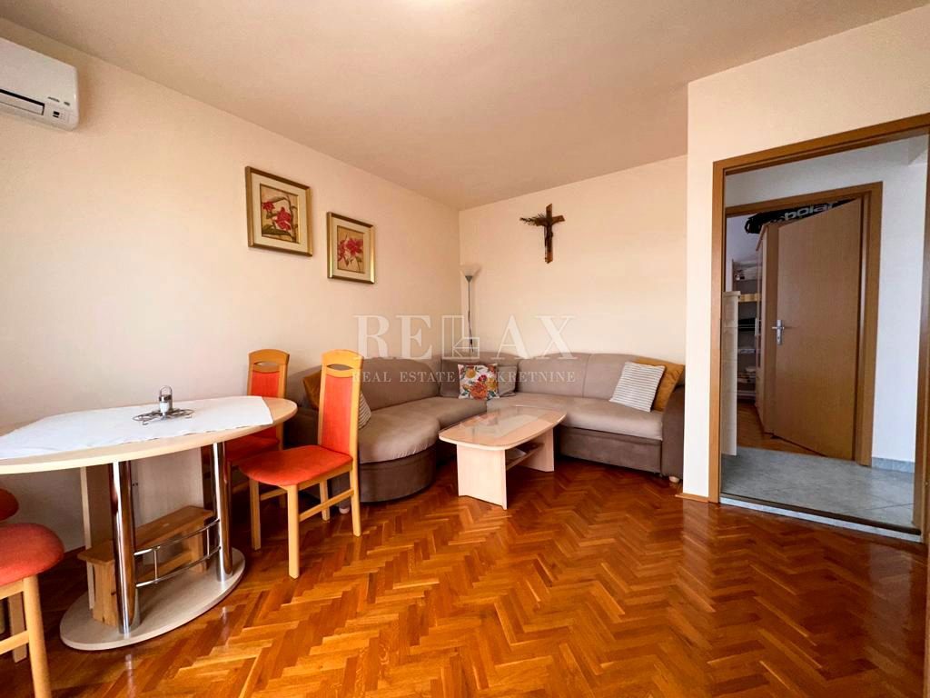 CRIKVENICA - Apartma z vrtom, pogled na morje