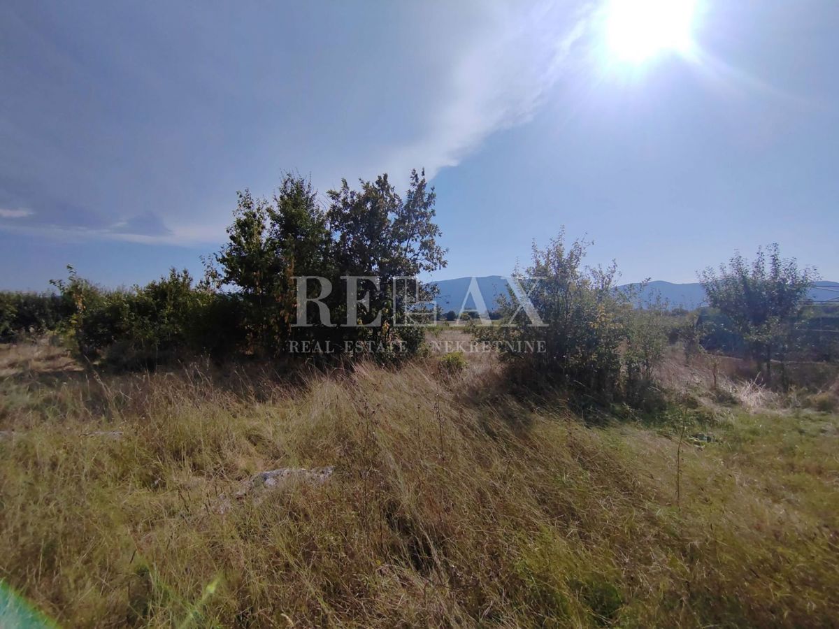 Otočac, Sinac - Gradbeno in Kmetijsko Zemljišče