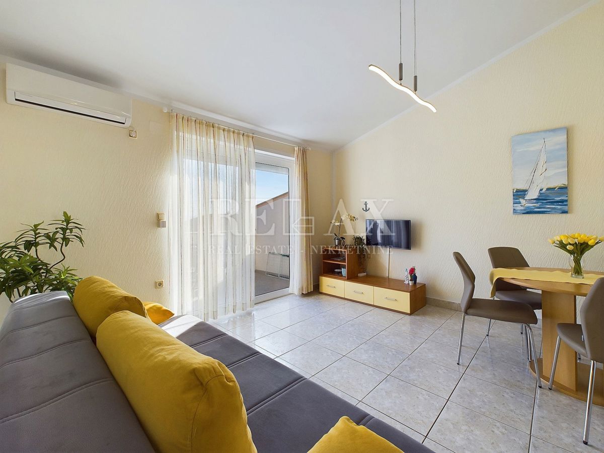 Selce - nadstropje z dvema apartmajema, idealno za najem ali poletne počitnice