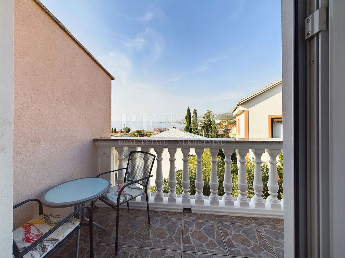 Selce - nadstropje z dvema apartmajema, idealno za najem ali poletne počitnice