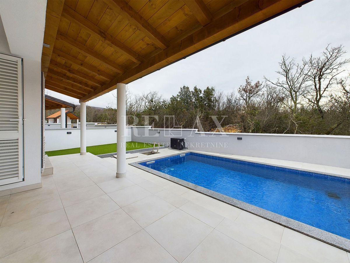 Jadranovo - vila z bazenom