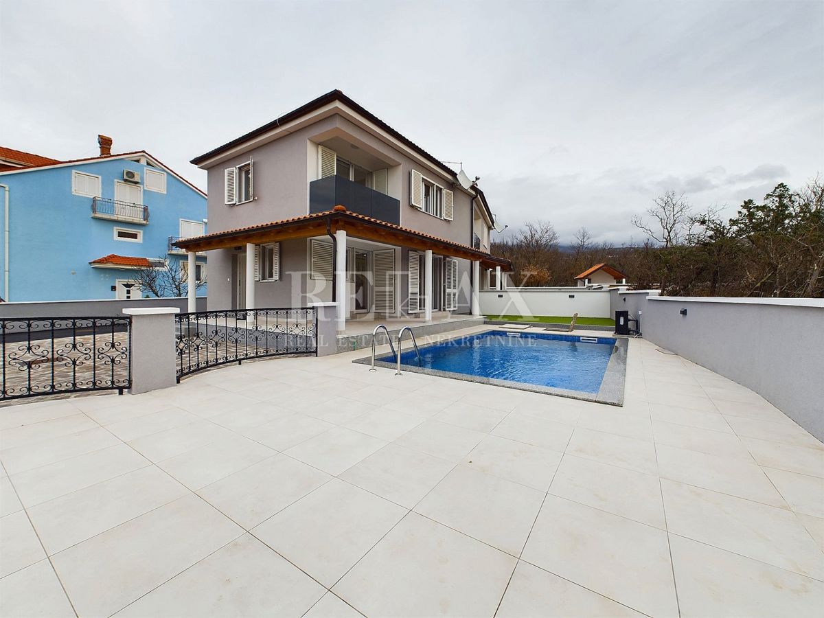 Jadranovo - vila z bazenom