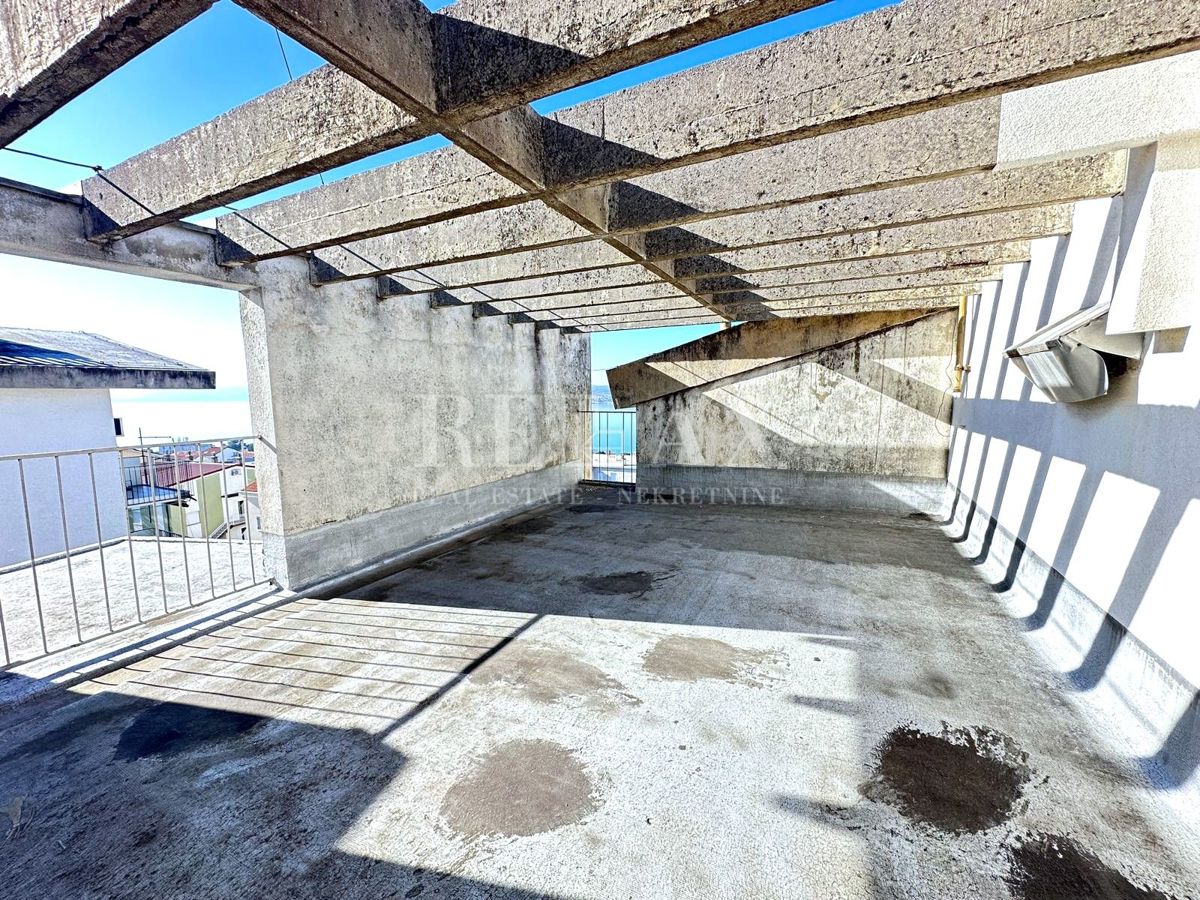 Crikvenica - stanovanje z garažo v širšem centru