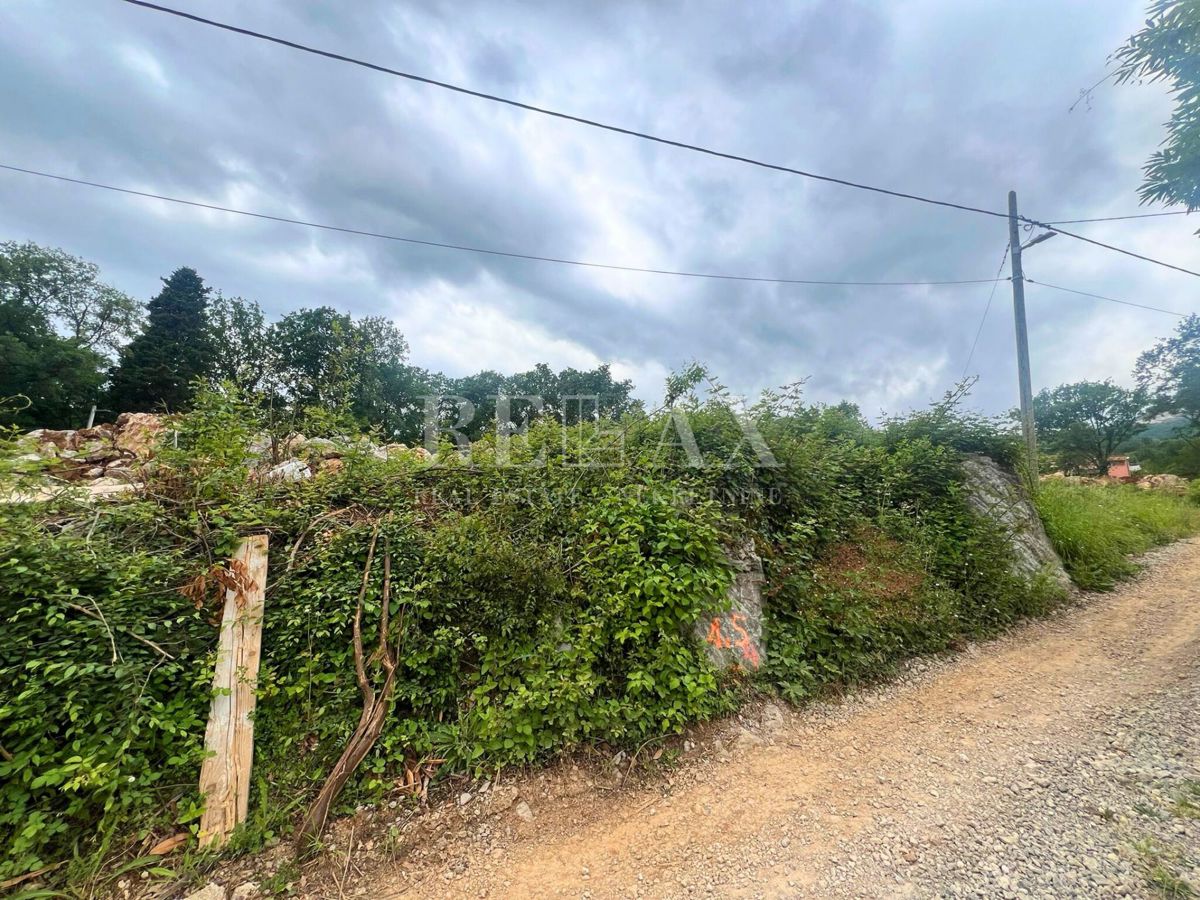 Oprić, Lovran - zazidljivo zemljišče, 633 m2