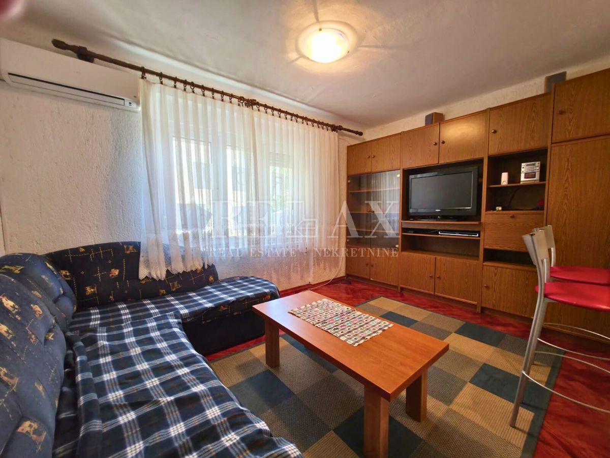 Crikvenica - center, enosobno stanovanje 130 m od plaže