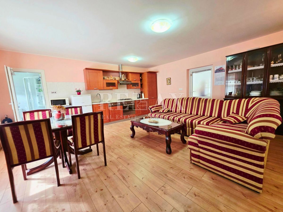 Sveti Juraj - 1. vrsta do morja, 2 apartmaja