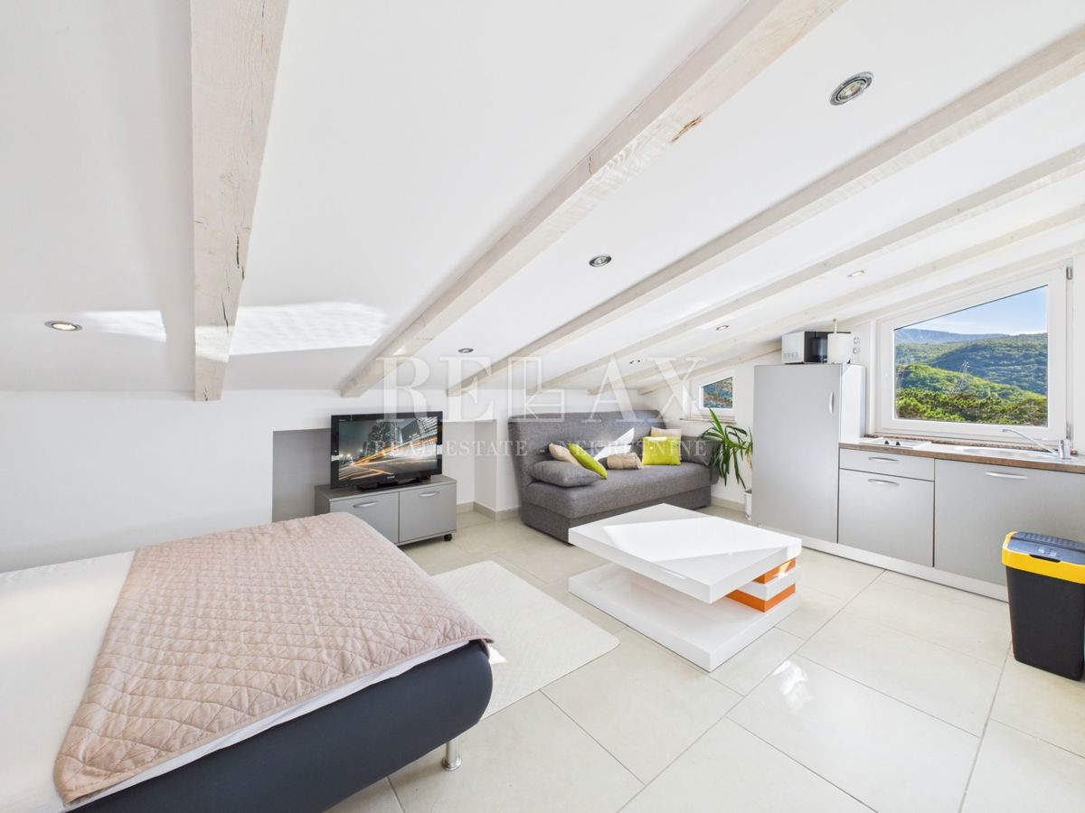 Crikvenica – Dvonadstropno stanovanje, 104 m² s pogledom na morje