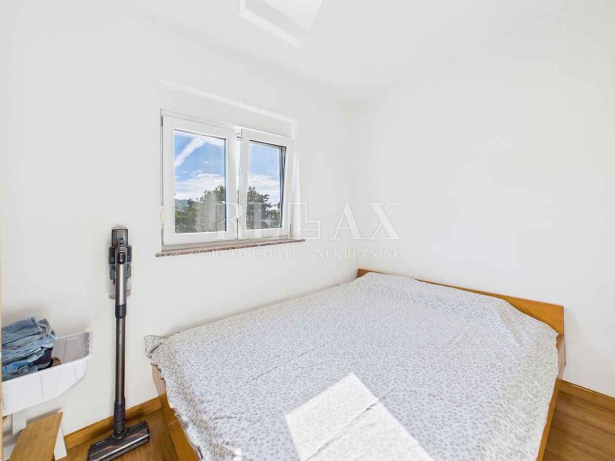 Crikvenica – Dvonadstropno stanovanje, 104 m² s pogledom na morje