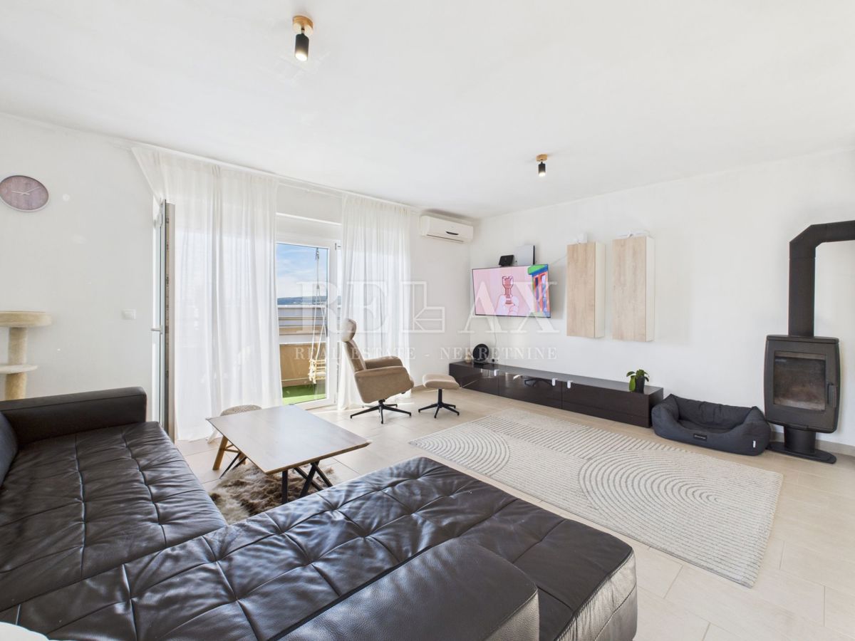 Crikvenica – Dvonadstropno stanovanje, 104 m² s pogledom na morje