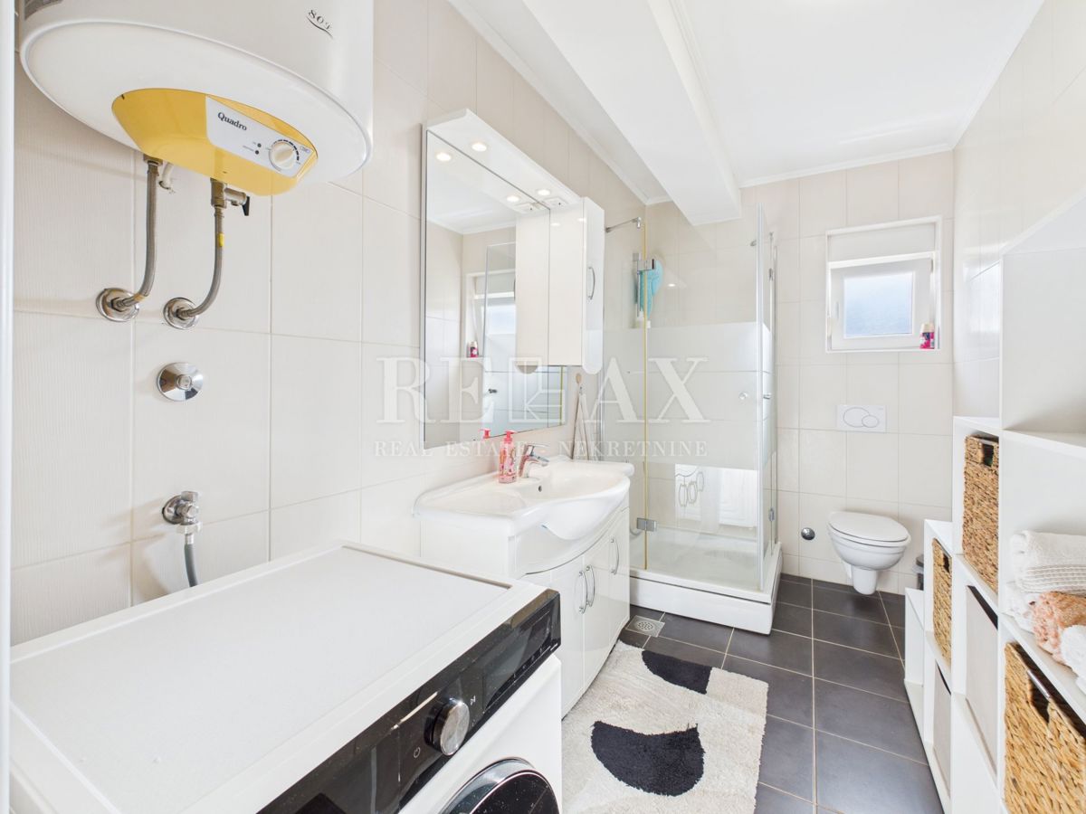 Crikvenica – Dvonadstropno stanovanje, 104 m² s pogledom na morje