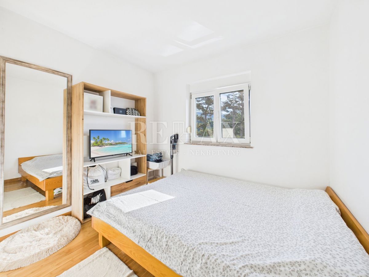 Crikvenica – Dvonadstropno stanovanje, 104 m² s pogledom na morje