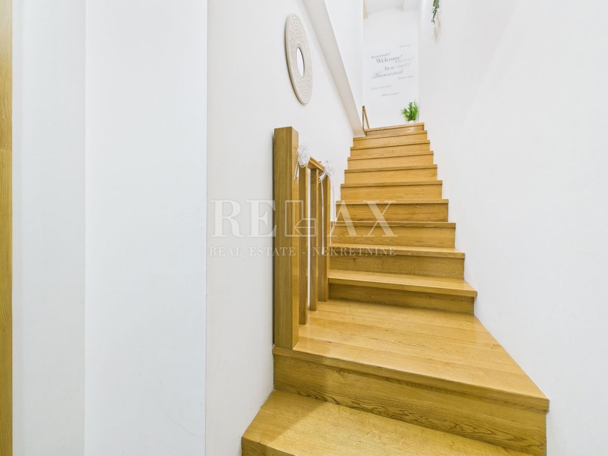 Crikvenica – Dvonadstropno stanovanje, 104 m² s pogledom na morje