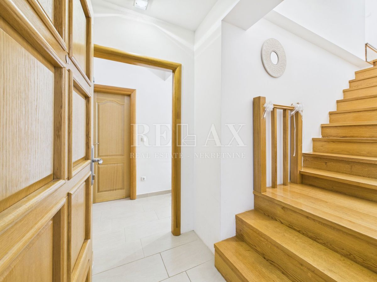 Crikvenica – Dvonadstropno stanovanje, 104 m² s pogledom na morje