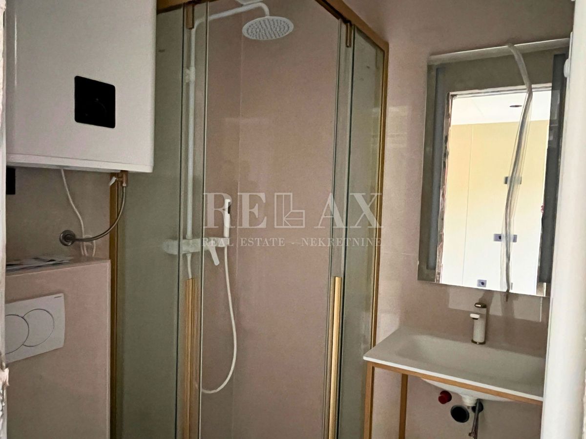 Crikvenica - stanovanje v novogradnji z dvigalom, 13,9 m2