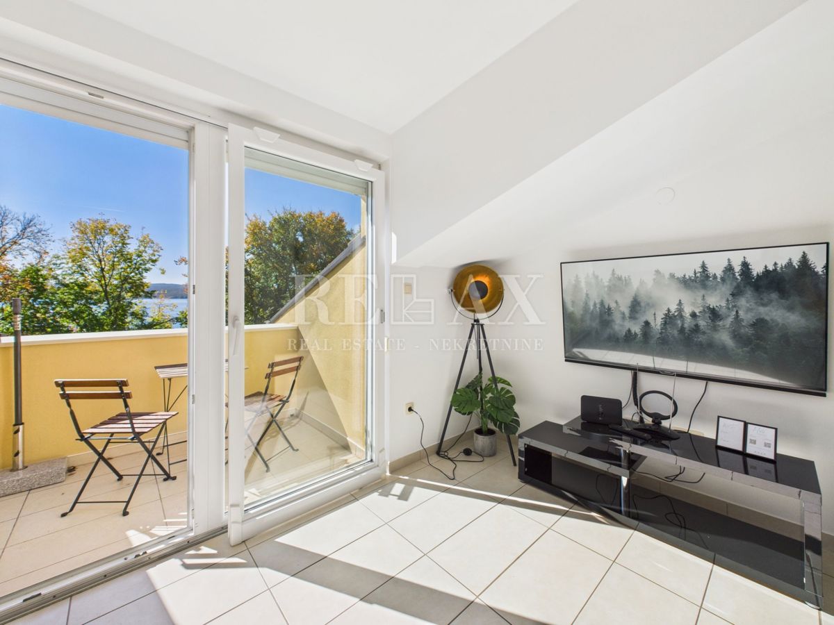 Crikvenica - apartma v prvi vrsti do morja