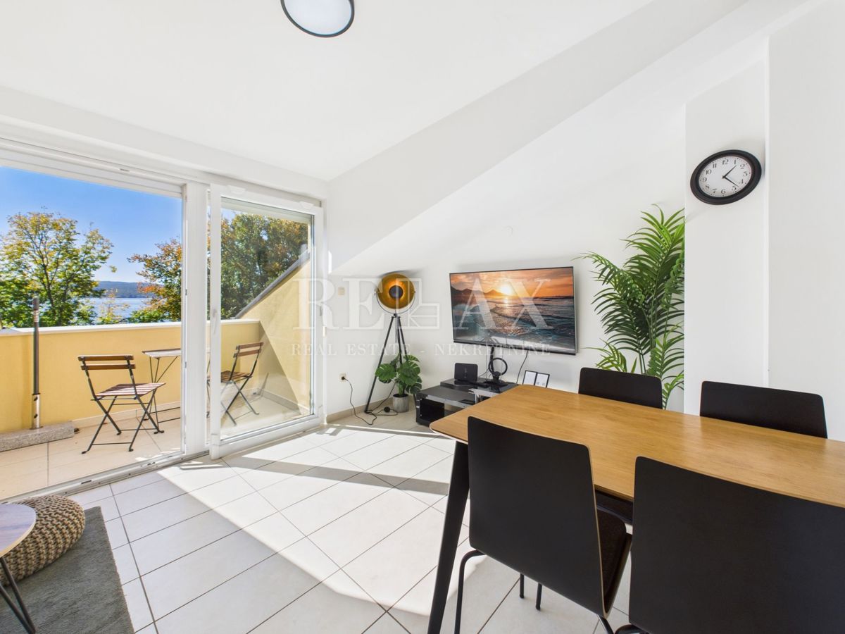 Crikvenica - apartma v prvi vrsti do morja