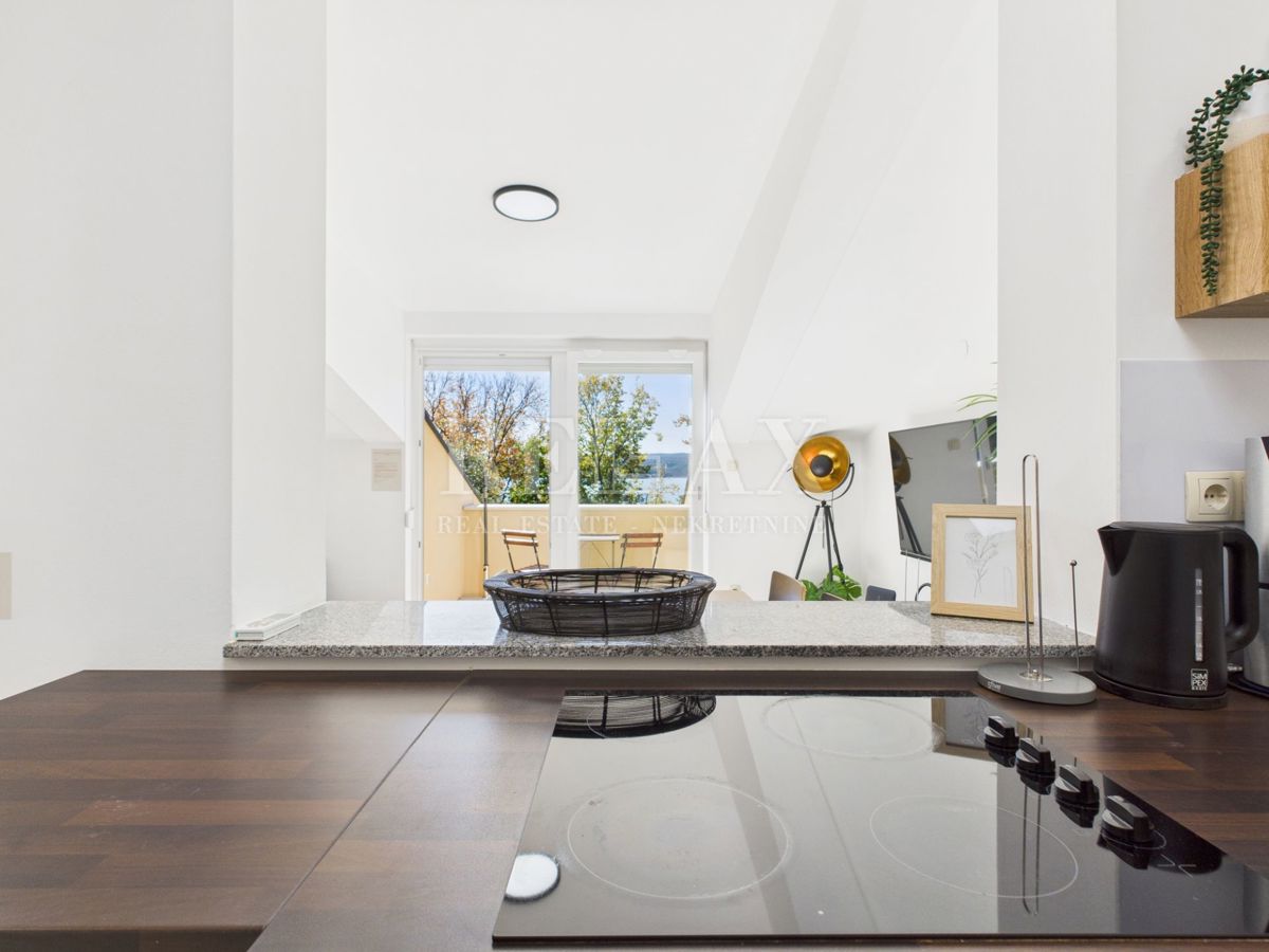 Crikvenica - apartma v prvi vrsti do morja