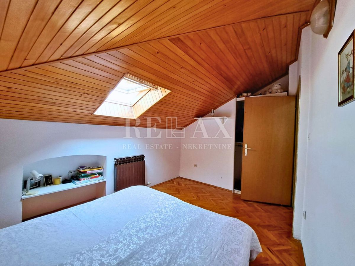 Novi Vinodolski - poslovni prostori, stanovanje in skladišče