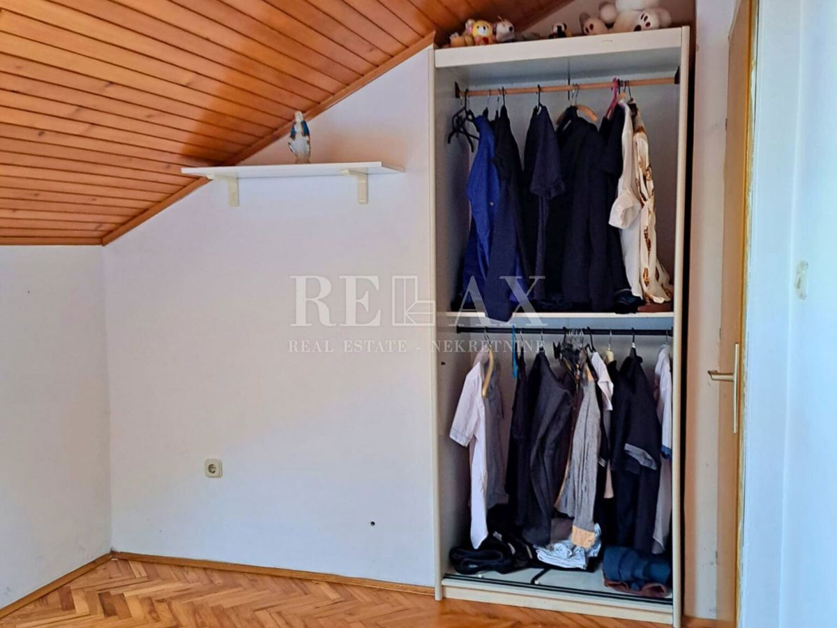 Novi Vinodolski - poslovni prostori, stanovanje in skladišče