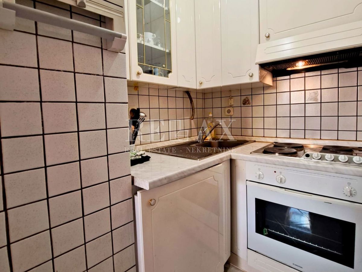 Novi Vinodolski - poslovni prostori, stanovanje in skladišče