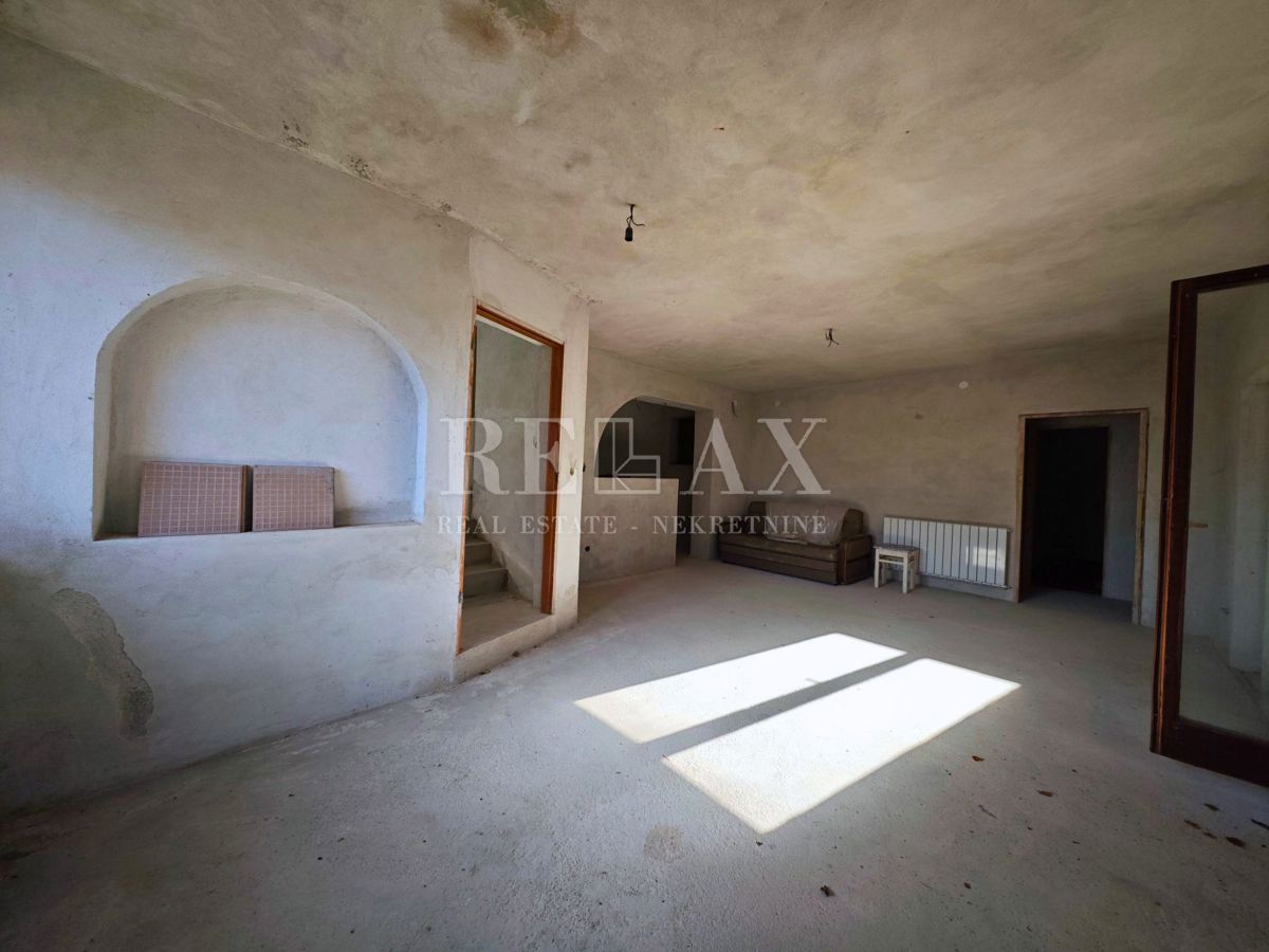 Fužine - samostojna hiša z velikim vrtom