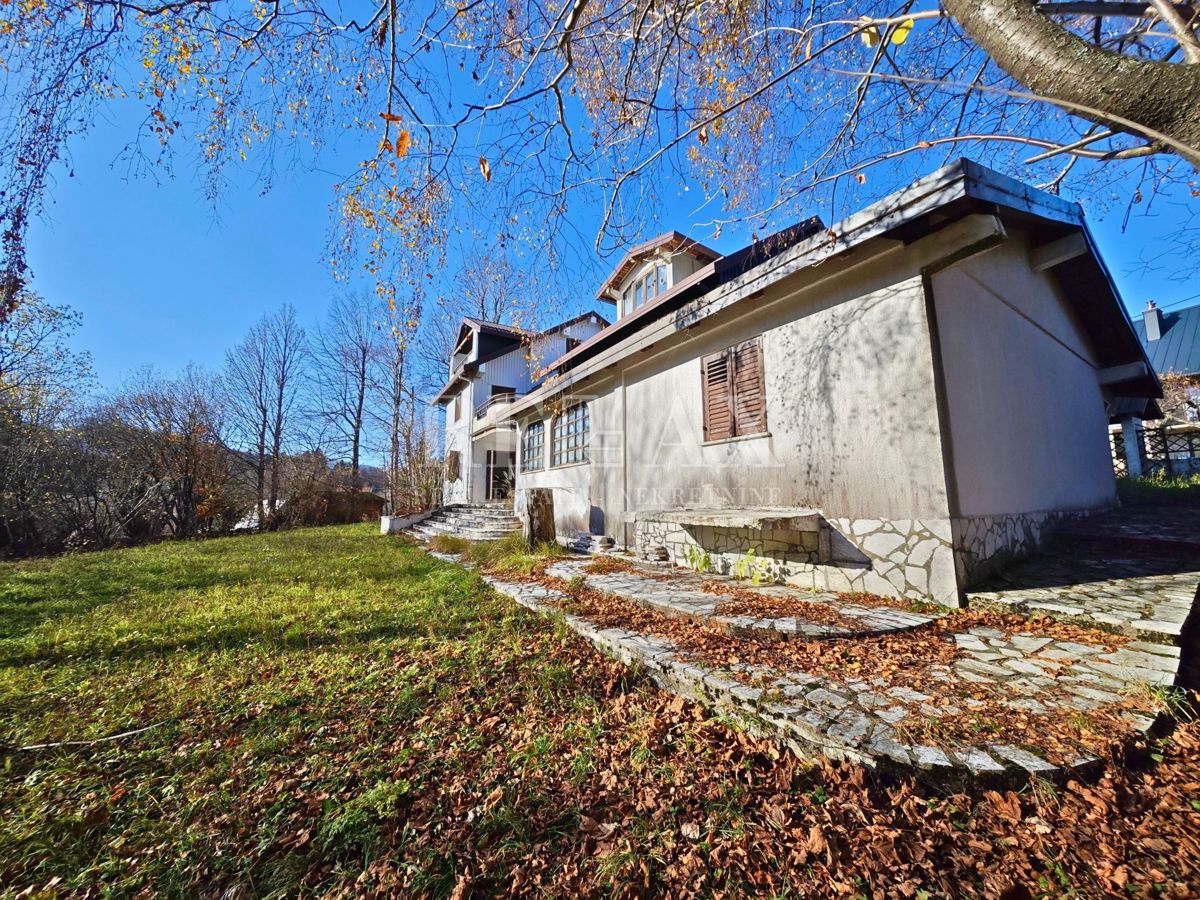 Fužine - samostojna hiša z velikim vrtom