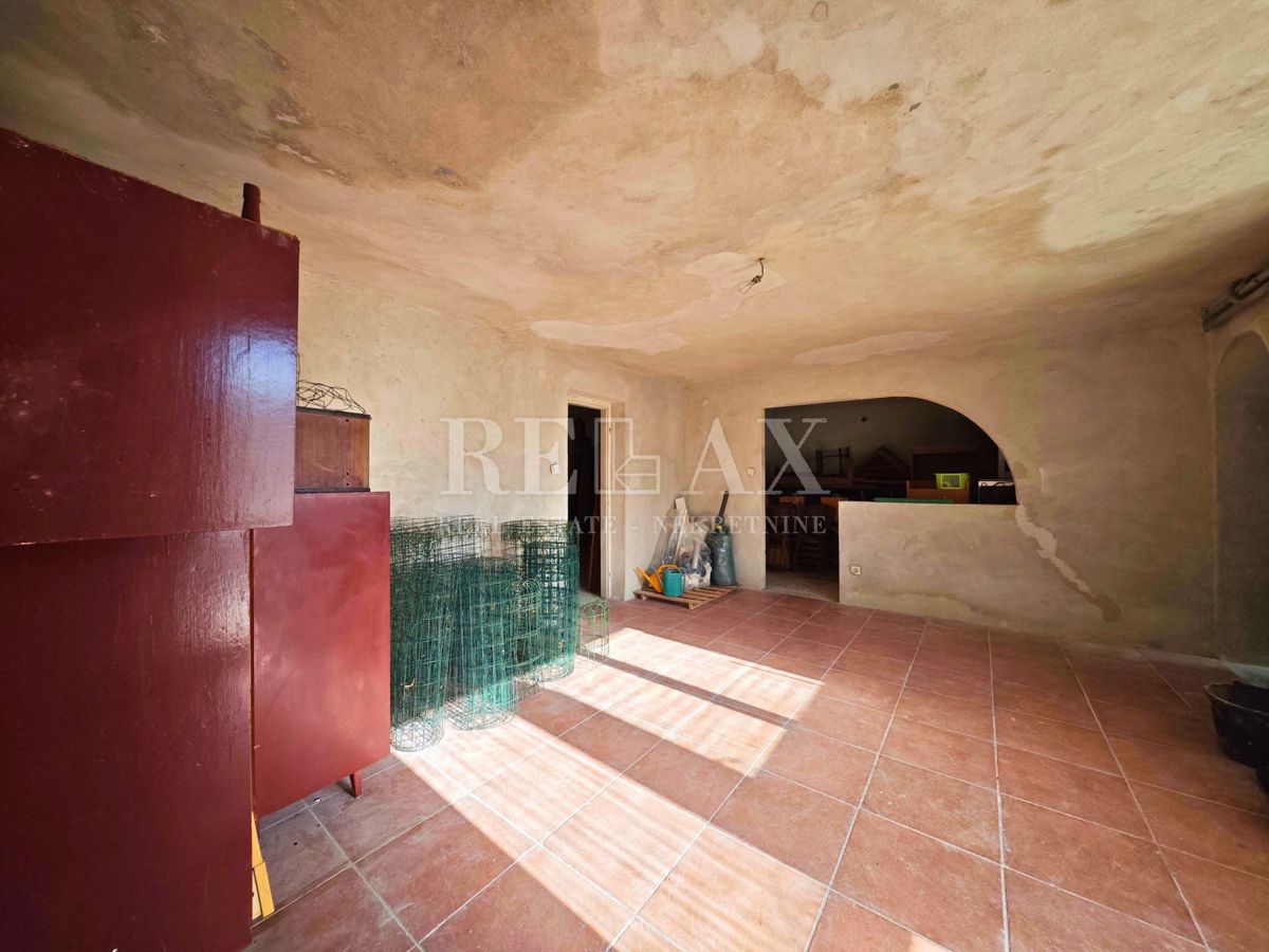 Fužine - samostojna hiša z velikim vrtom