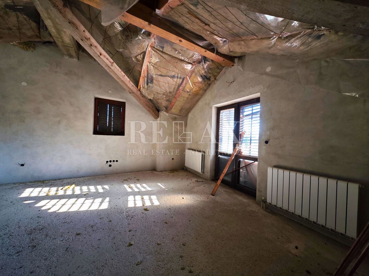 Fužine - samostojna hiša z velikim vrtom