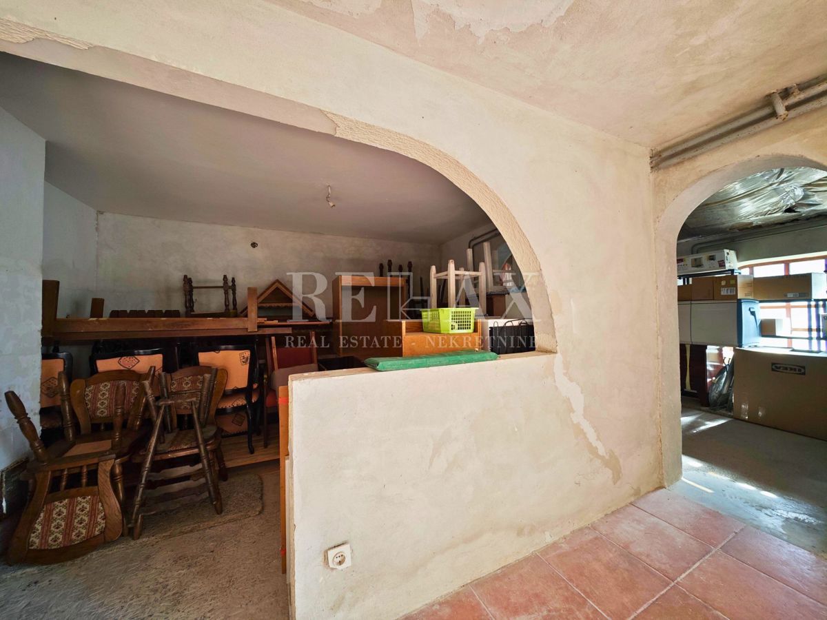 Fužine - samostojna hiša z velikim vrtom