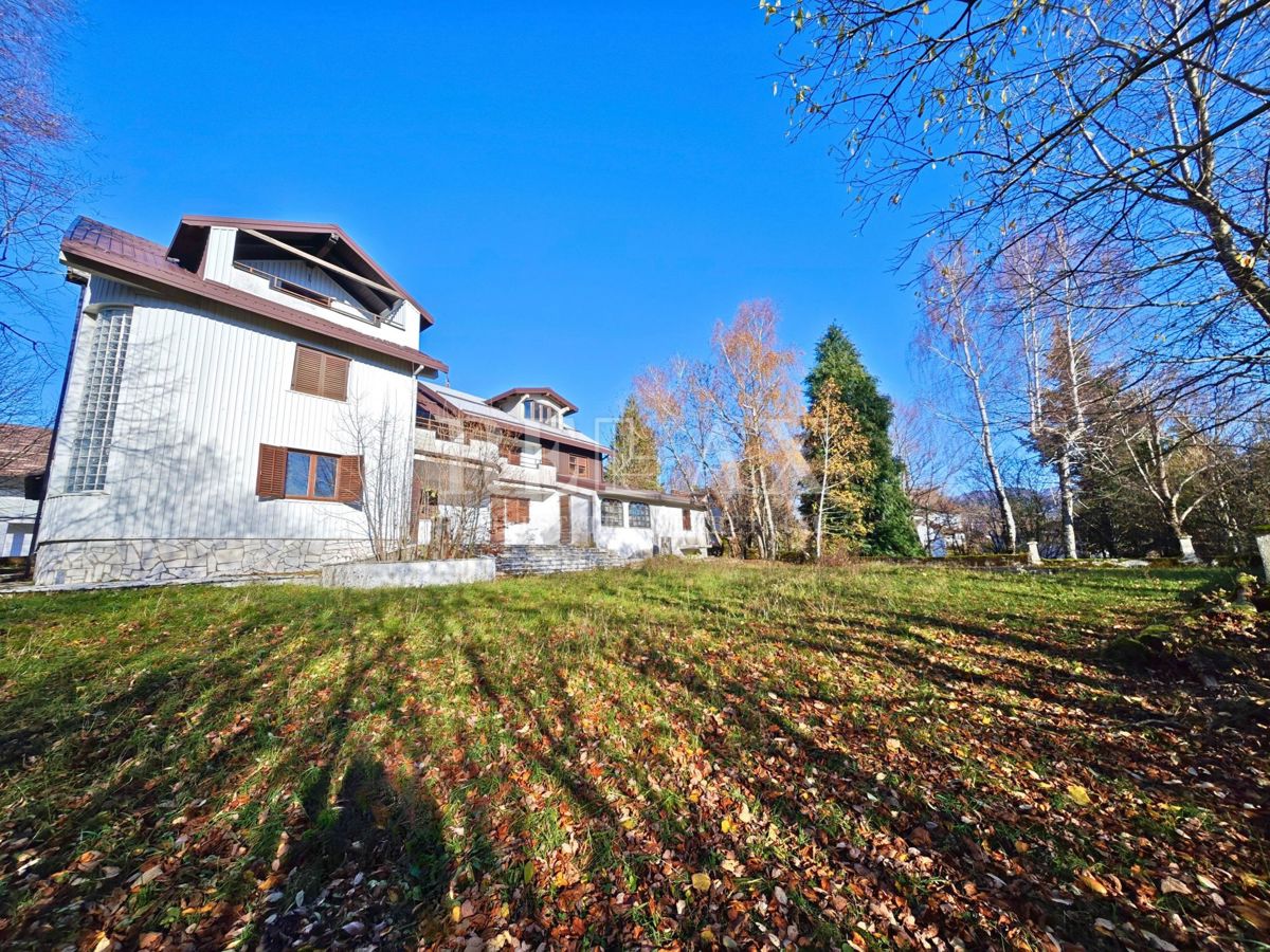 Fužine - samostojna hiša z velikim vrtom